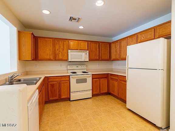 4th image of 6011 S Cedar Elm Ln
