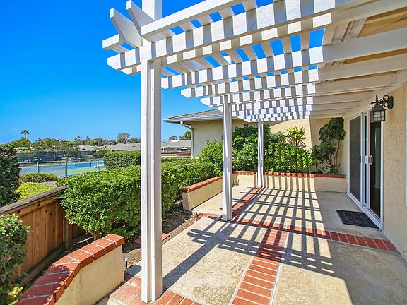 Covered Patio facing Ocean