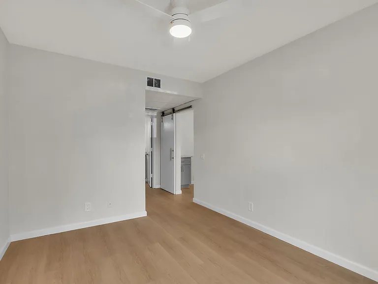 5226 Hemlock St #35 — Photo 16