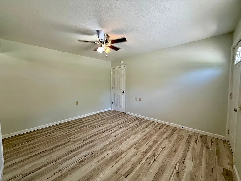 204 N 16th Ave — Photo 3