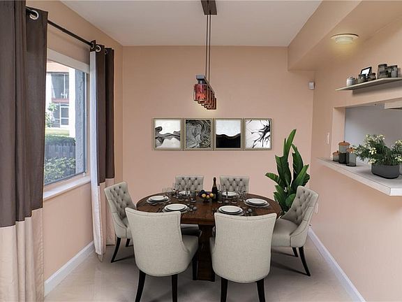 5th image of 1579 Greenlea Dr APT 5