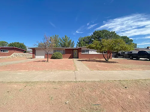 4424 Eleanor Way Photo 1