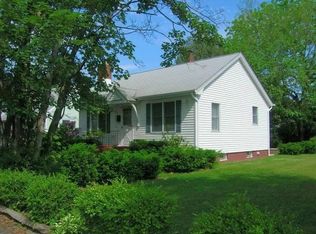 31 E 20th St, Huntington Station, NY 11746