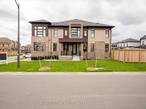 38 Van Wart St, Whitby, ON L1P 0P8