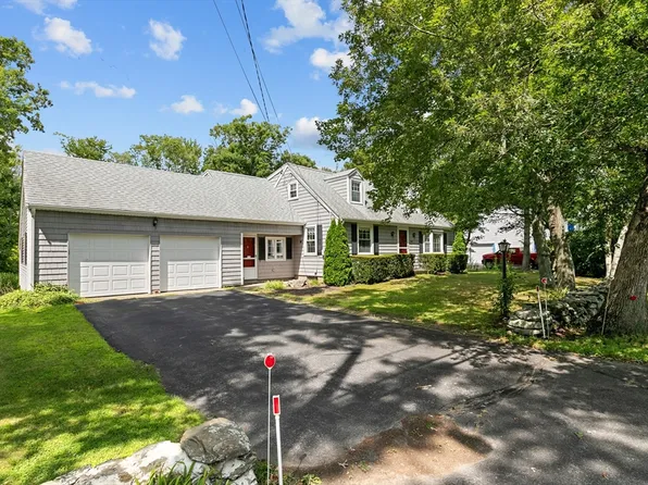 3433 County St, Somerset, MA 02726