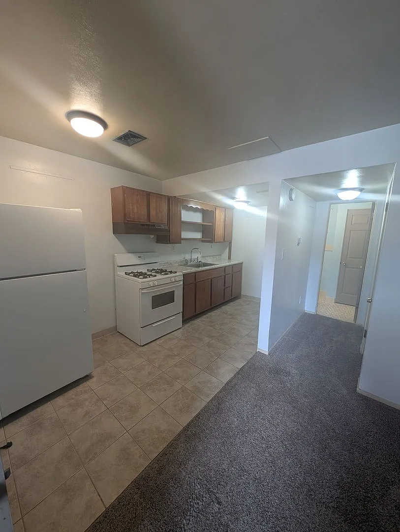 111 Clay Pike — Photo 1