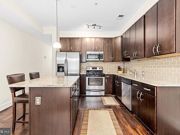 4th image of 245 15th St SE APT 105