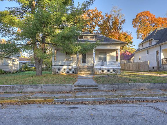 2nd image of 1160 S Maple Street
