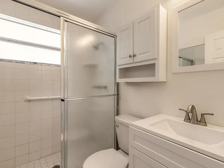1584 Valencia Ave — Photo 13