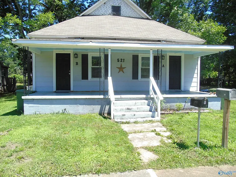 521 Oshaughnessy Ave NE #B — Photo 3