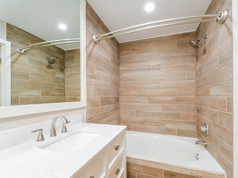 310 Berwick Ct — Photo 11