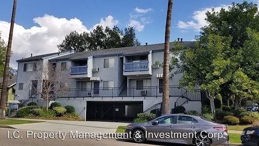 2nd image of 957 E Villa St APT 2