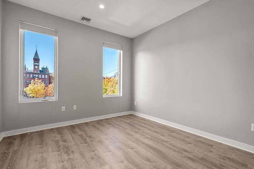 Studio, $4,500 — Photo 4