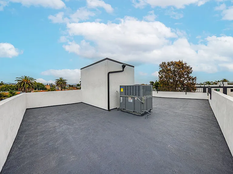 2026 Luxury 3, 4 & 5 Bed Townhomes — Photo 102