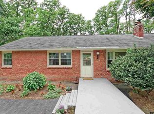 28 Couse Ln, Slingerlands, NY 12159