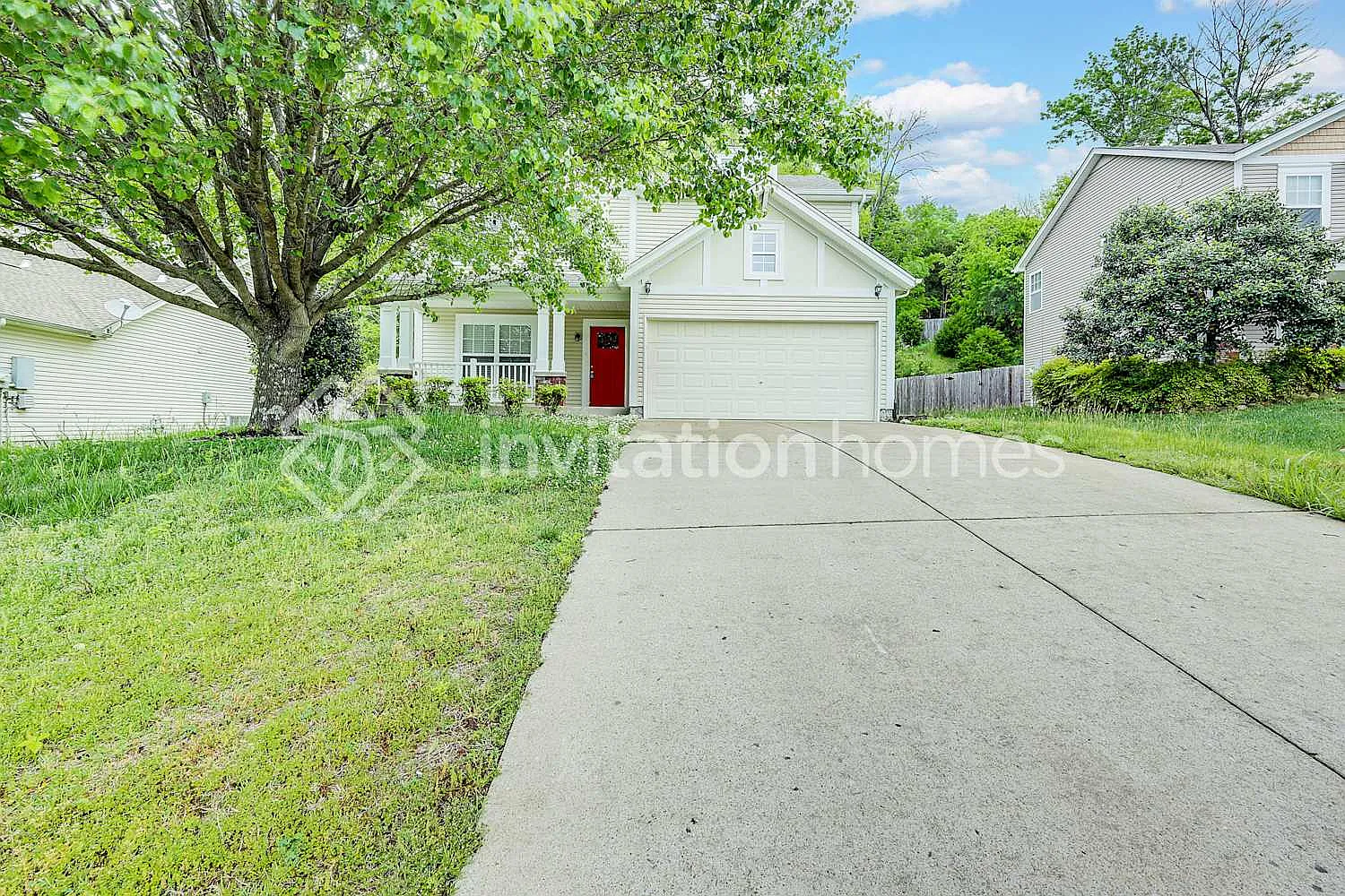 145 Saddle Dr Hendersonville, TN 37075 — Photo 1