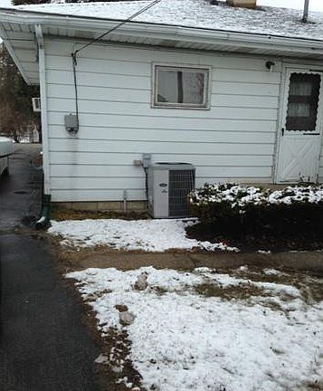 2nd image of 727 Hanson St