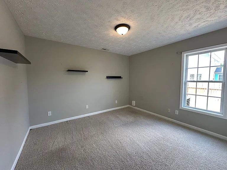 112 Harvest Ln — Photo 33