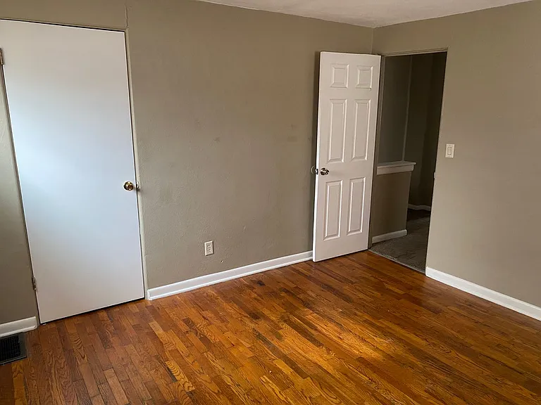 4046-4048 Halsey Pl — Photo 15