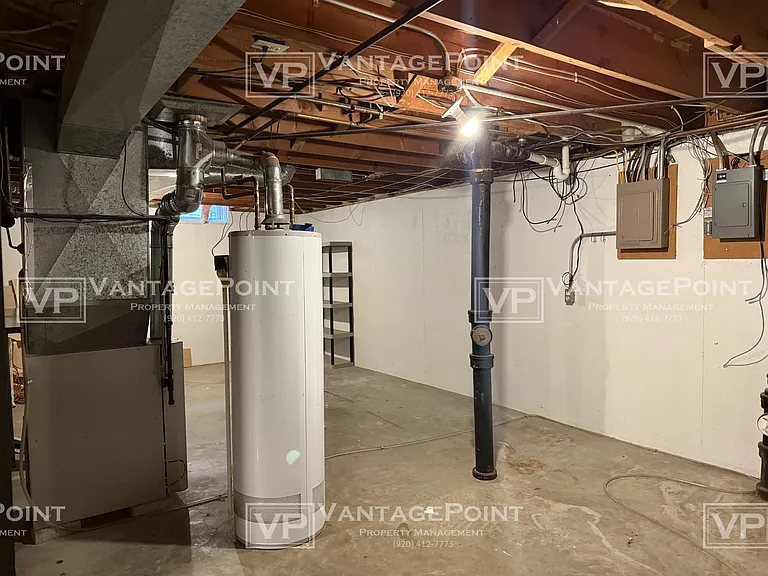 826 N Hawthorne Dr — Photo 21