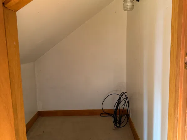 15 Walnut St Floor 2, Ludlow, MA 01056
