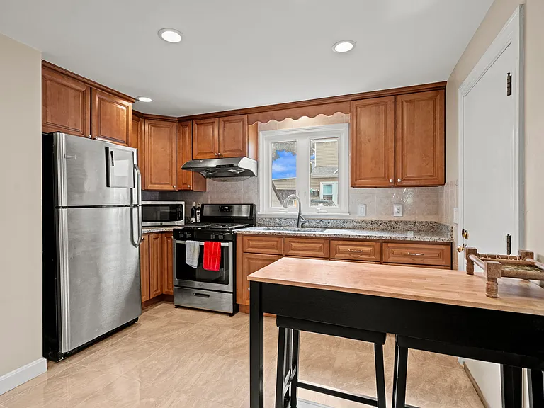 197 Lowell St #1 — Photo 5