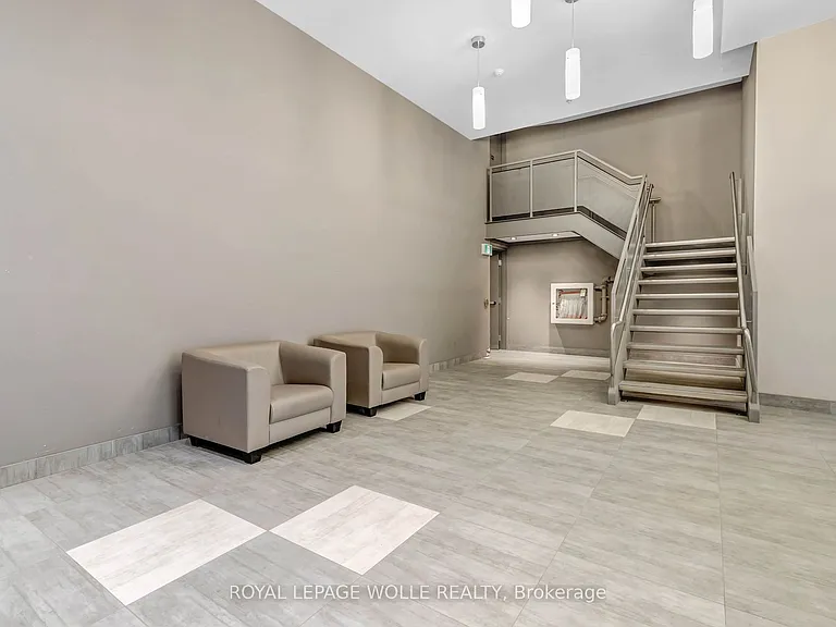 280 Lester St #812 — Photo 17