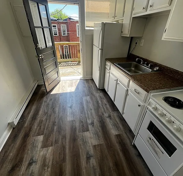 1022 Maplewood Ave — Photo 9
