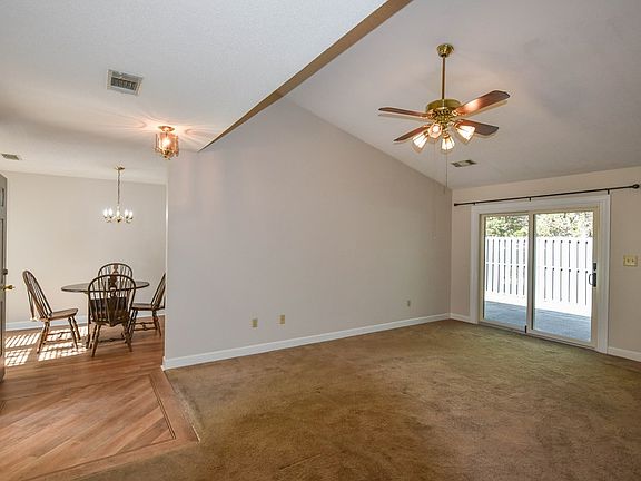 5th image of 202 Woodhaven Ct