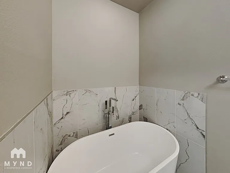 2805 Lindale Dr — Photo 9