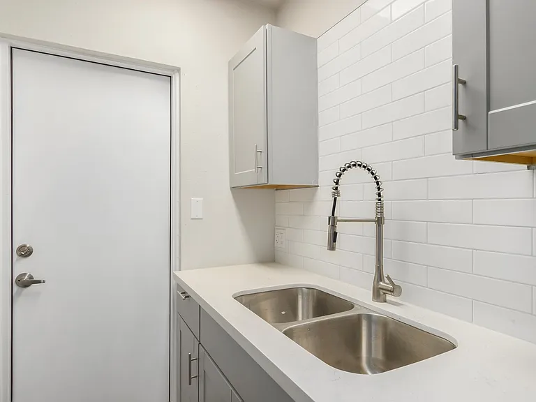 821 N 4th Ave — Photo 16