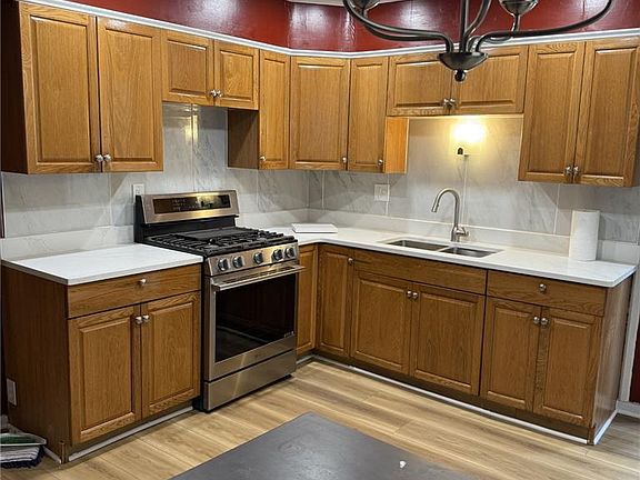 3rd image of 317 N 13th St