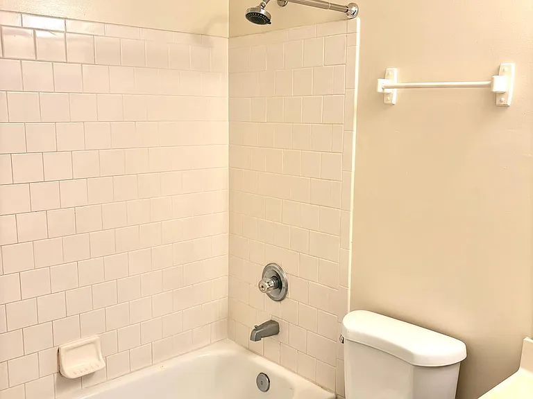 1003 Simsbury Ct — Photo 29