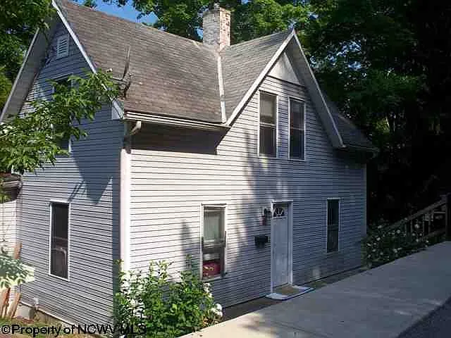 93 Water St photo 1