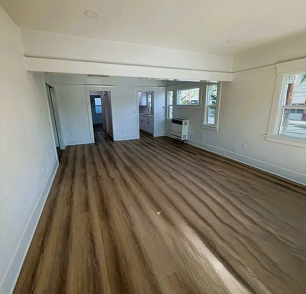 1175 E Broadway — Photo 2