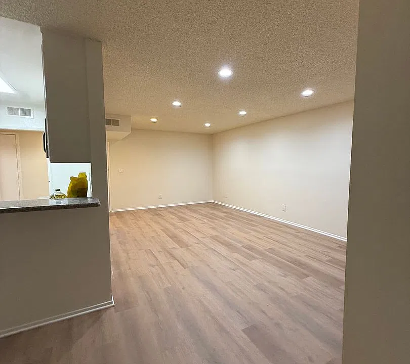 079 - 1306 N Columbus