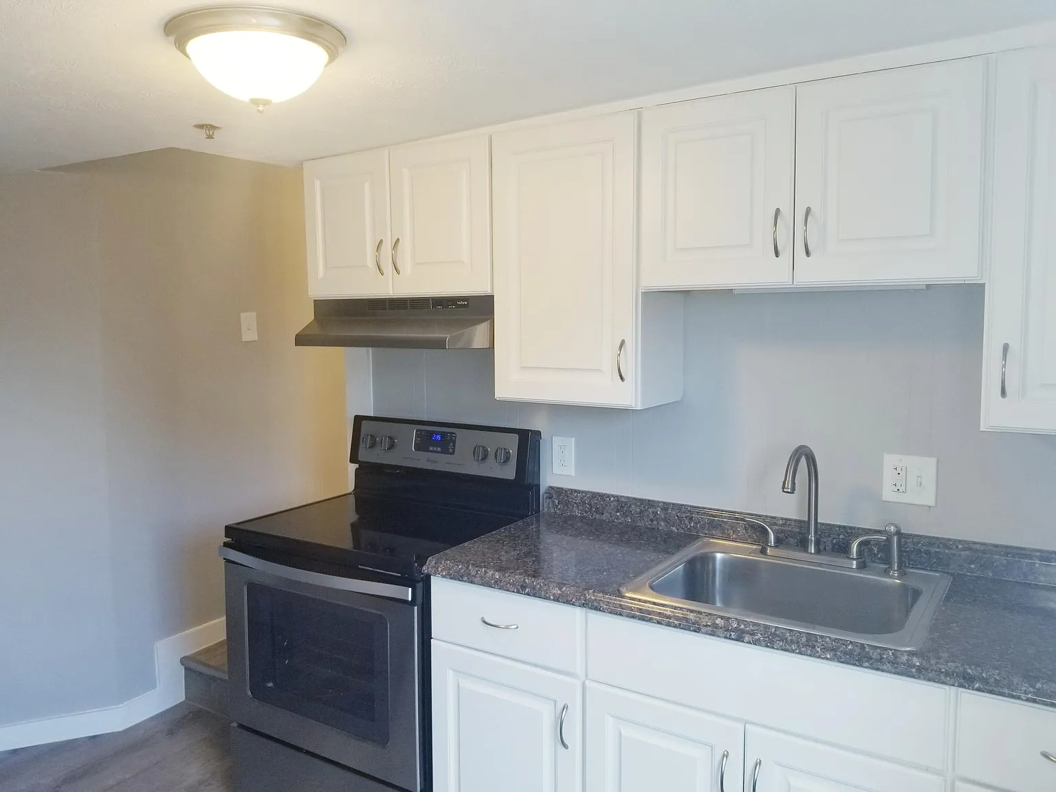 2 bed, $1,650 — Photo 3