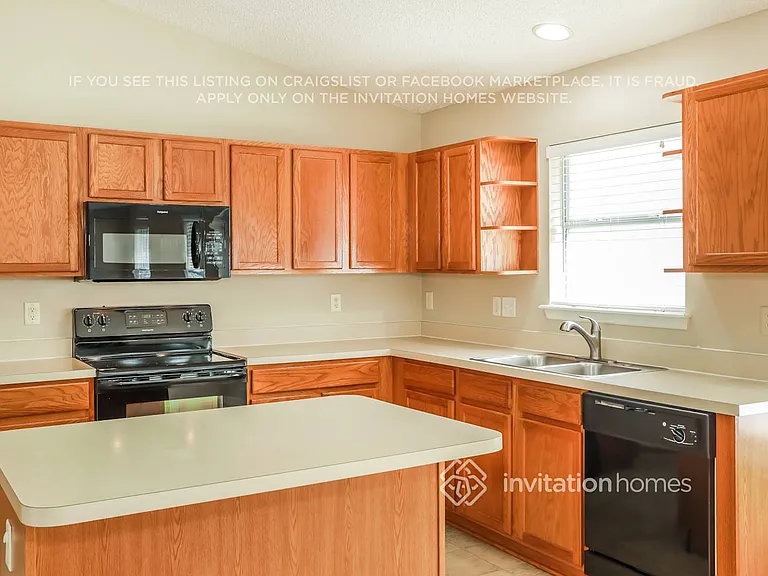 1807 Moss Creek Dr — Photo 8