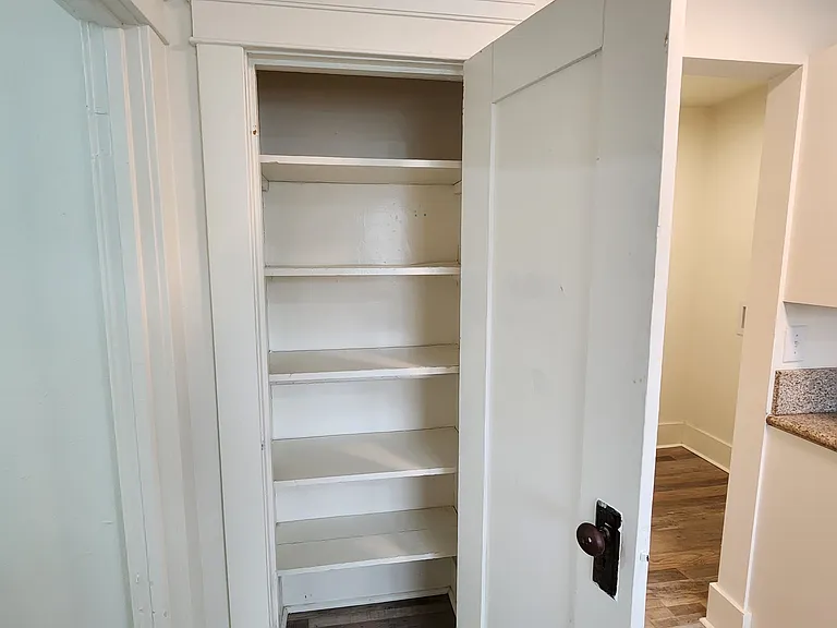 401 N Cherry St — Photo 22