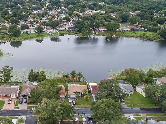 4th image of 12410 Queensland Ln