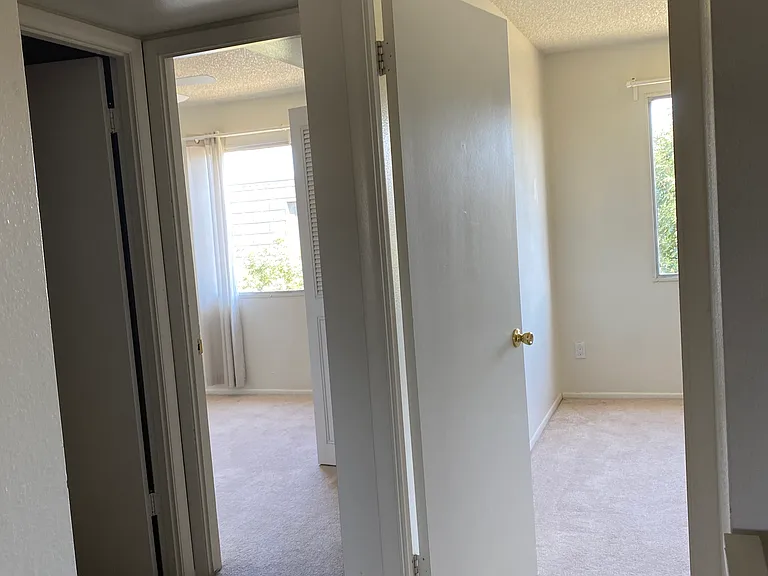 4718 N 20th Ave — Photo 13