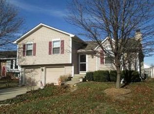 1814 SE 3rd St, Lees Summit, MO 64063
