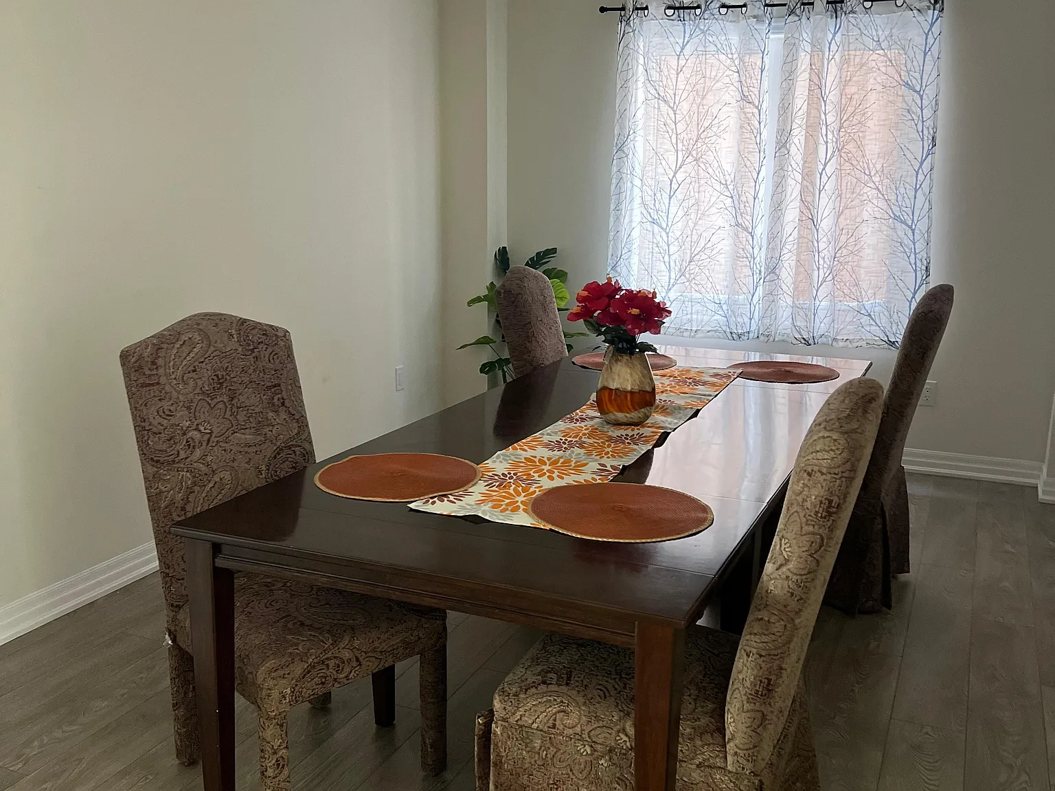 4 bed, $3,600 — Photo 3
