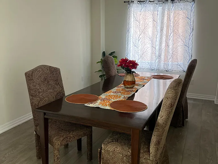 207 Stayner St — Photo 3