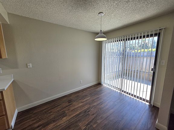 5th image of 617 W Century Blvd
