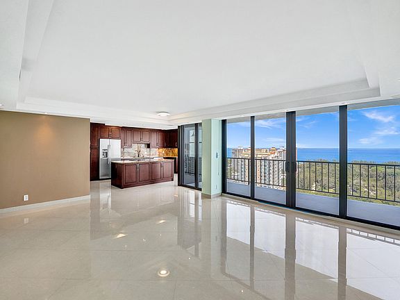 5th image of 936 Intracoastal Drive #22F