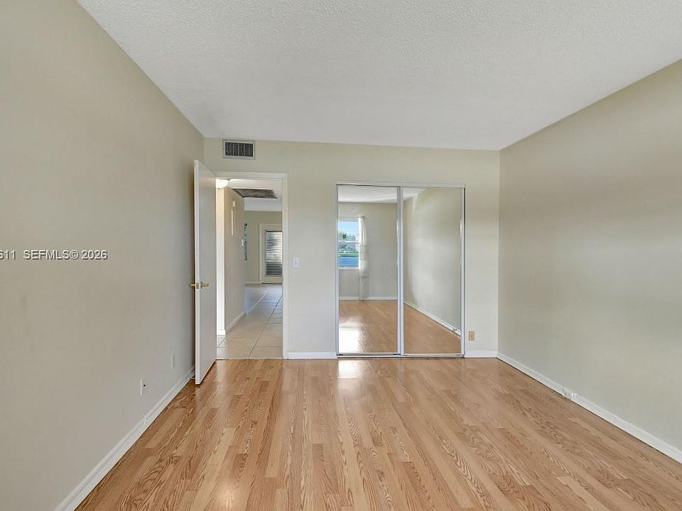 1st image of 1020 Exeter Dr #1020
