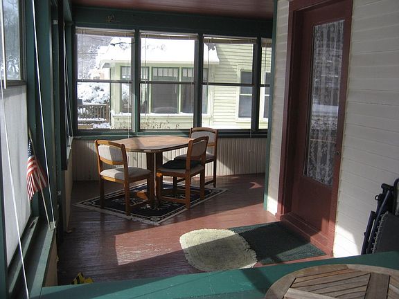 Screened in front porch