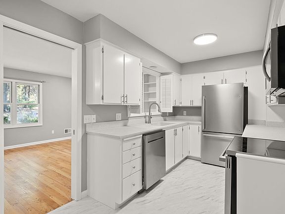 3rd image of 1222-1224 S 118th St #1222