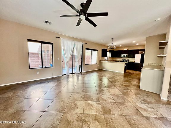 3rd image of 4184 N Stone Cliff Dr